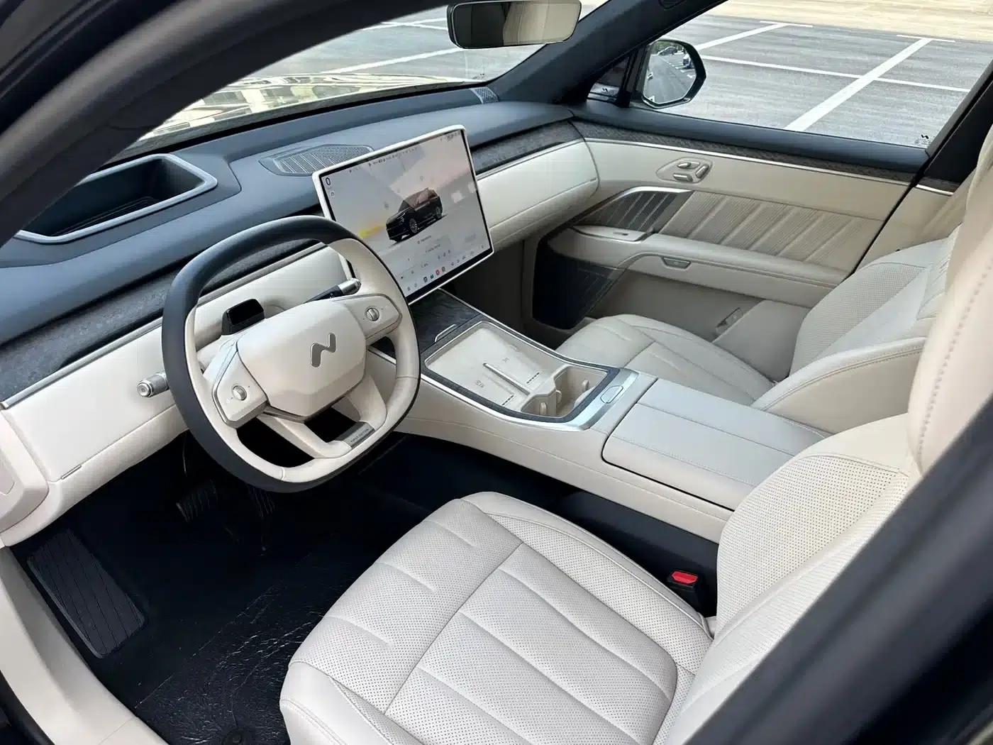2025 Chevrolet L90 Ultra 6-seater — миниатюра 11