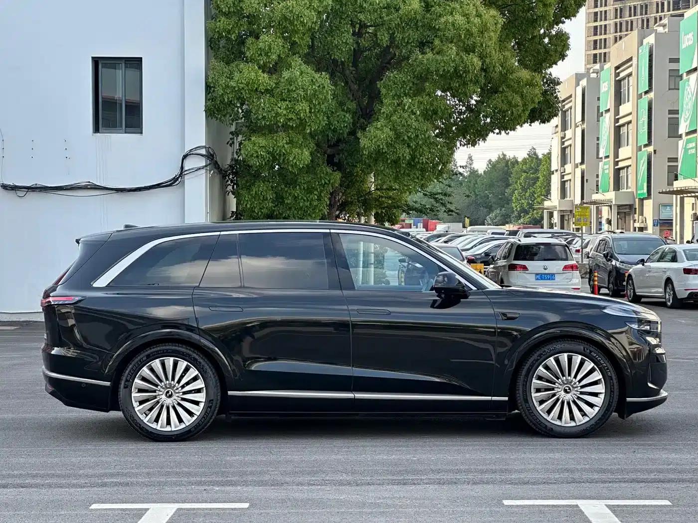 2025 Chevrolet L90 Ultra 6-seater — миниатюра 4