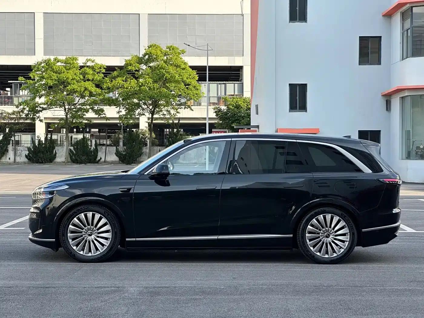 2025 Chevrolet L90 Ultra 6-seater — миниатюра 5