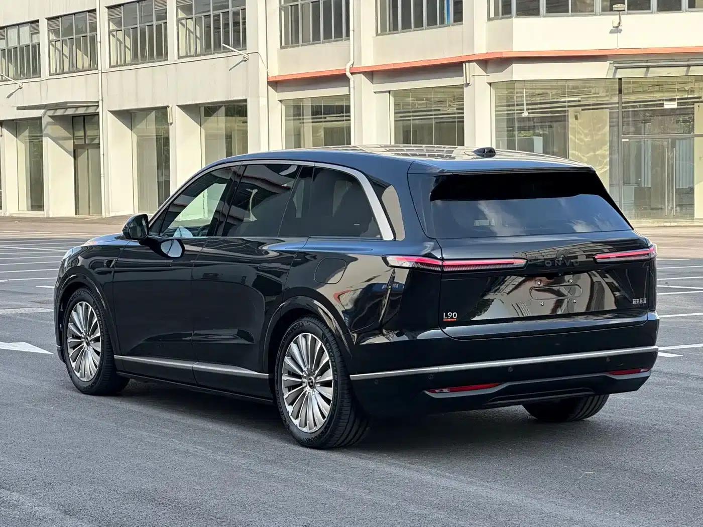 2025 Chevrolet L90 Ultra 6-seater — миниатюра 8