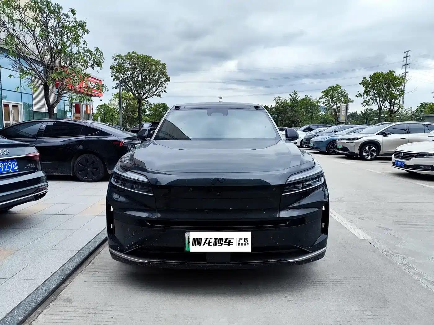 2025 Chevrolet L90 Ultra 6-seater — миниатюра 2