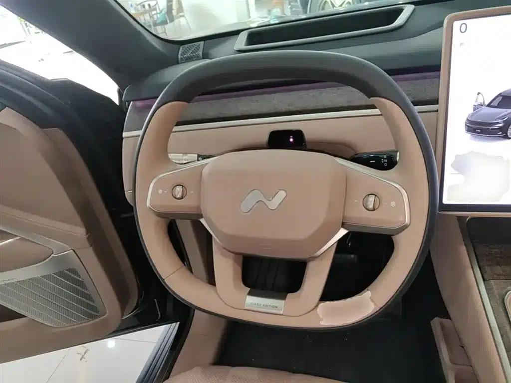 2025 Chevrolet L90 Ultra 6-seater — миниатюра 11
