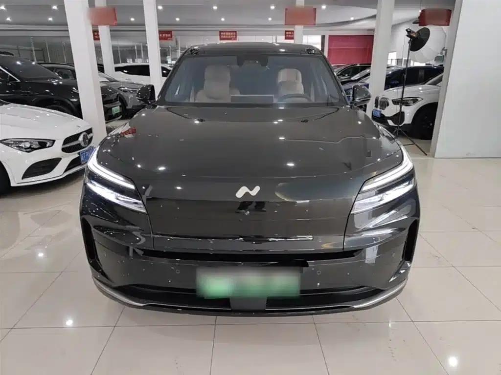 2025 Chevrolet L90 Ultra 6-seater — миниатюра 3