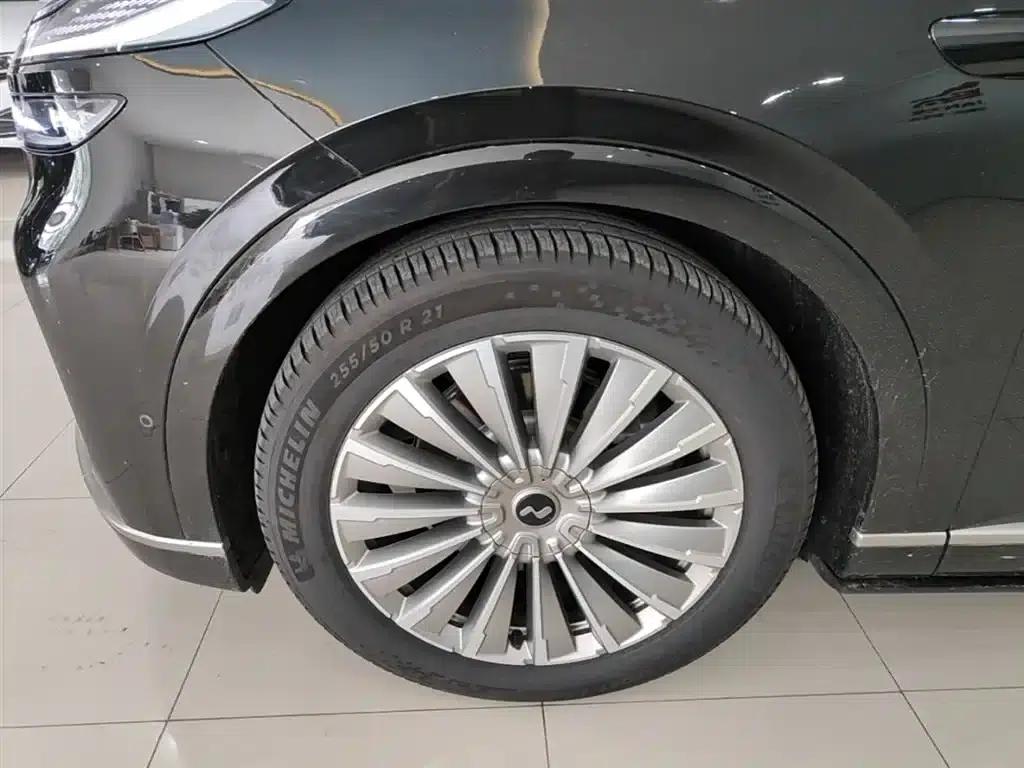 2025 Chevrolet L90 Ultra 6-seater — миниатюра 23