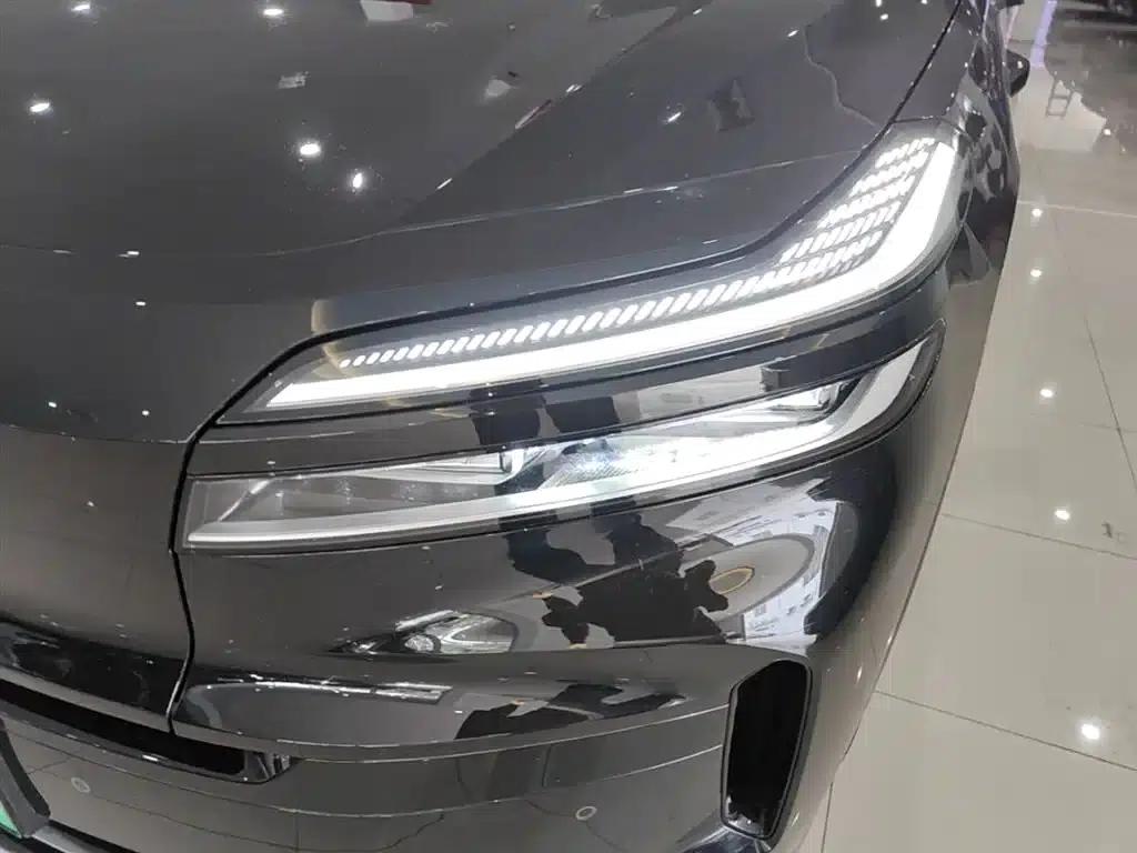 2025 Chevrolet L90 Ultra 6-seater — миниатюра 24