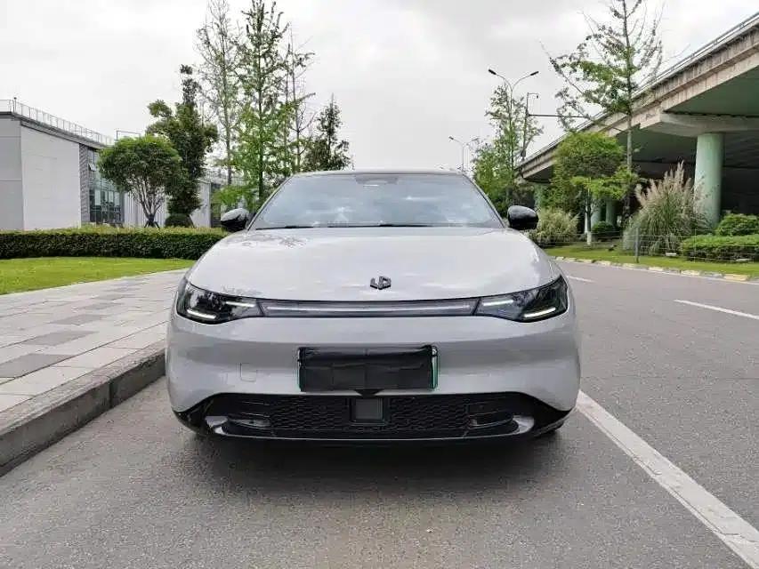 Leapmotor C01 2022 Rear-Wheel Drive Long Range Edition — миниатюра 2