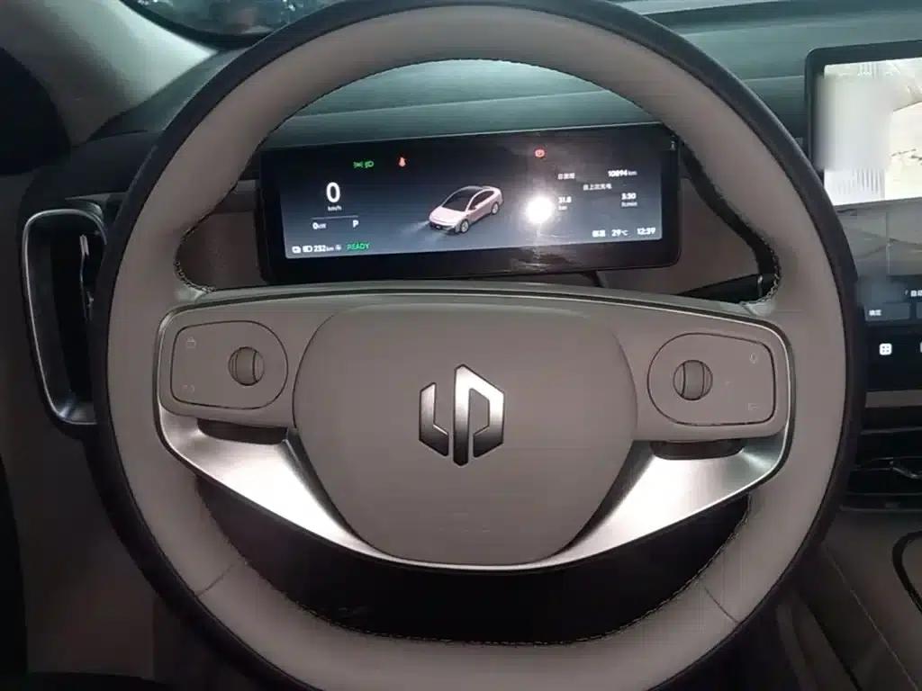 Leapmotor B01 2025 650 Enjoy Edition — миниатюра 11