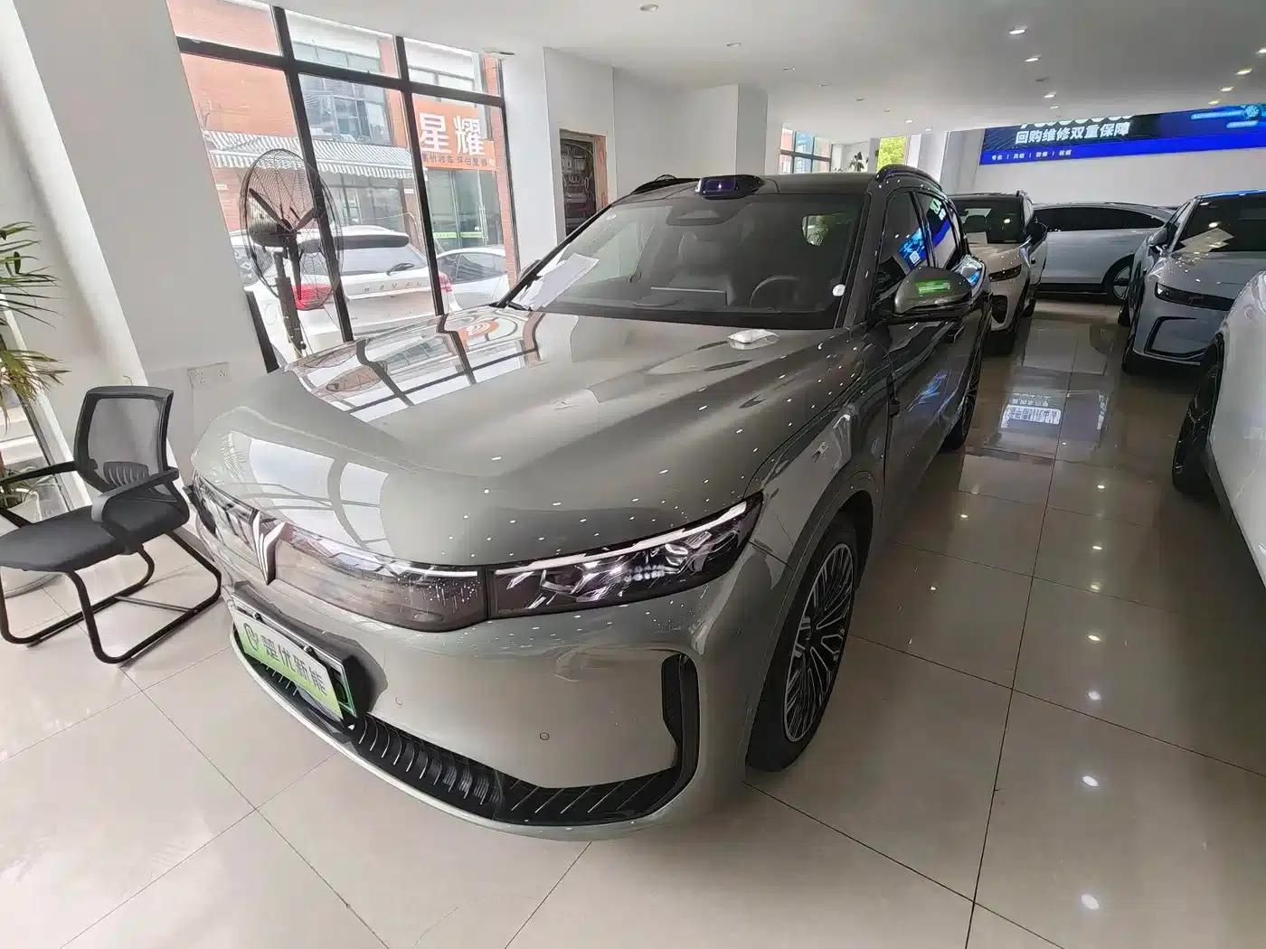 Voyah Free 2025 Free+ 4WD Qiankun Edition — миниатюра 1