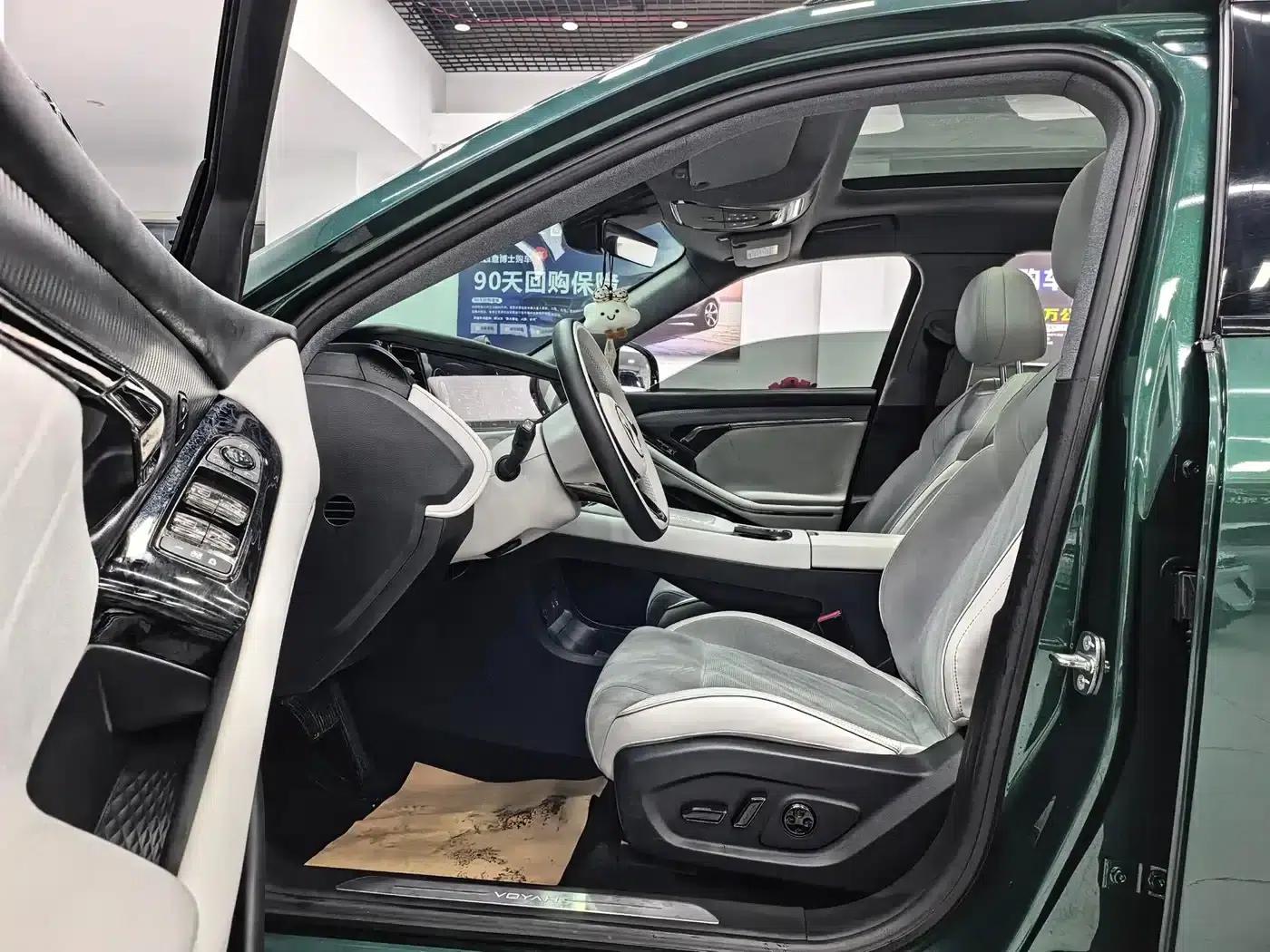 Voyah Free 2025 Model 318 318km Rear-Wheel Drive Touring Edition — миниатюра 4