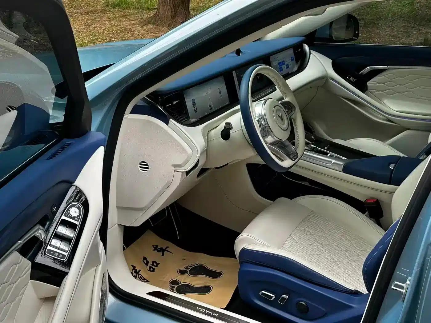 Voyah FREE 2021 AWD Standard Range Extender Exclusive Luxury Package — миниатюра 14