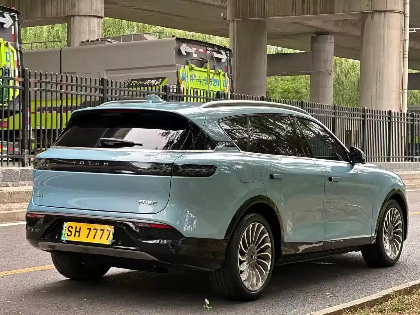 Voyah FREE 2021 AWD Standard Range Extender Exclusive Luxury Package — миниатюра 6