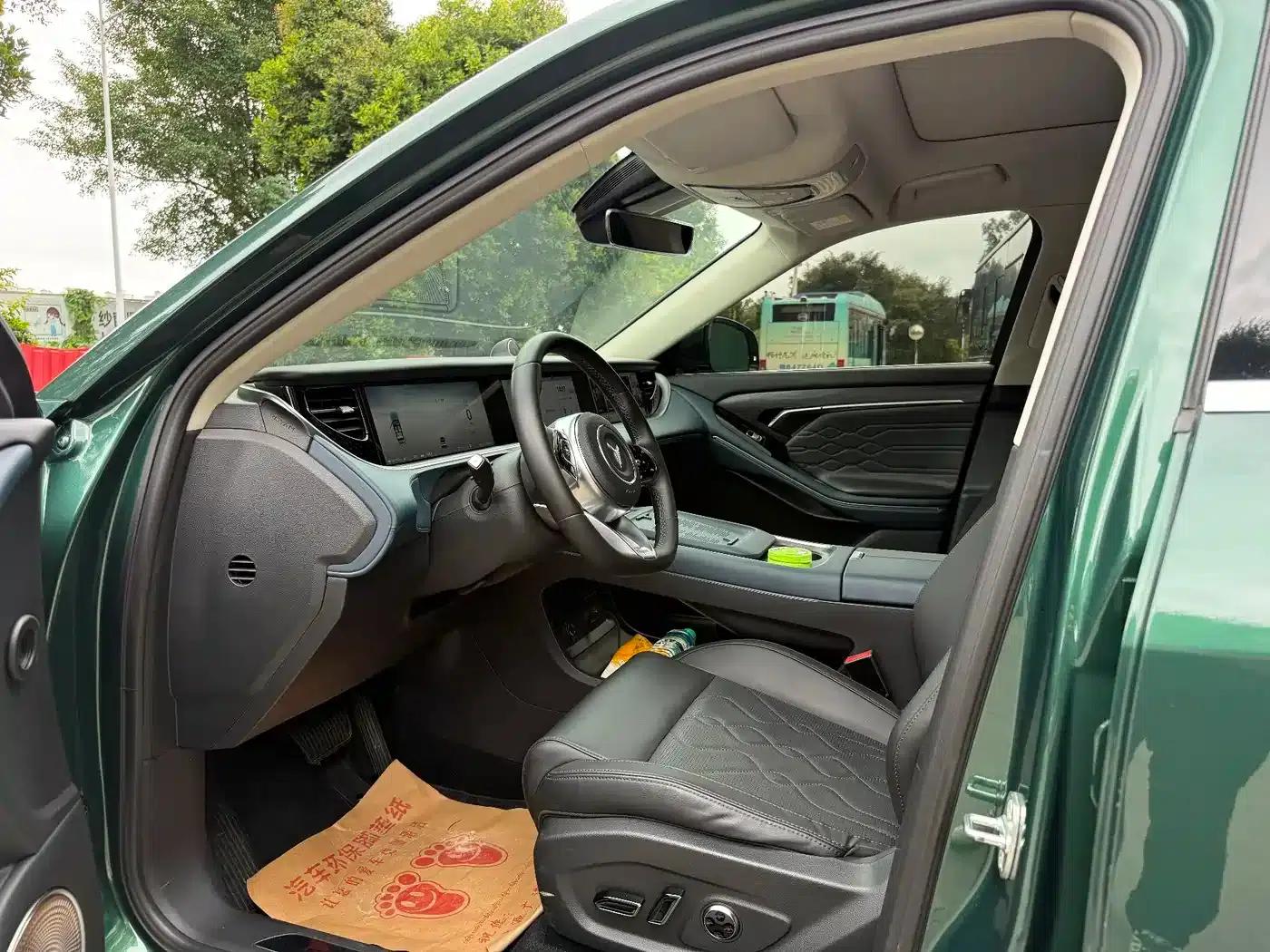 Voyah Free 2024 Model - Extended Range Intelligent Driving Edition — миниатюра 8