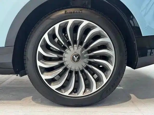 Voyah FREE 2021 Four-Wheel Drive Extended Range First Edition Exclusive Luxury Package — миниатюра 15