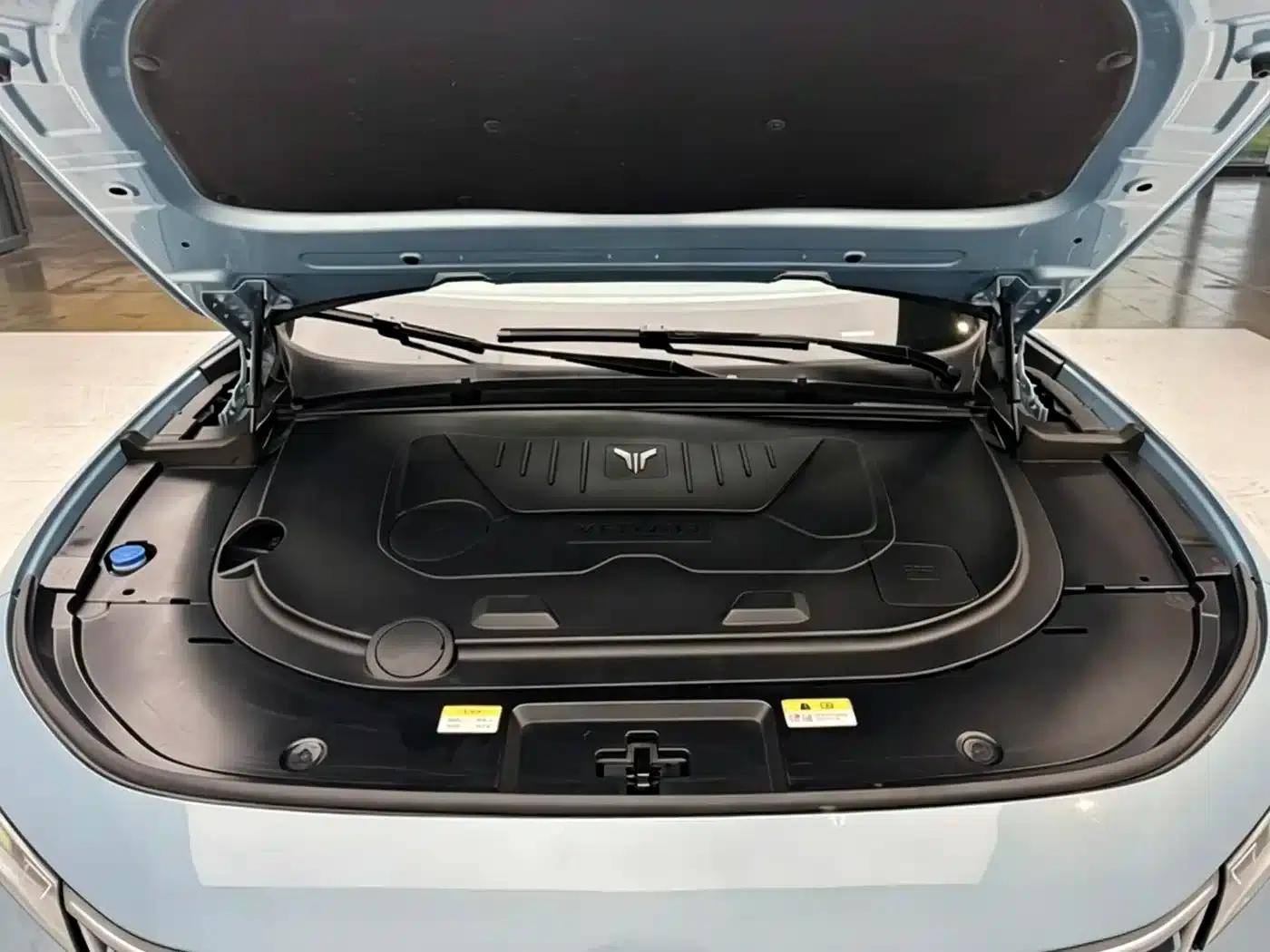 Voyah FREE 2021 Four-Wheel Drive Extended Range First Edition Exclusive Luxury Package — миниатюра 9