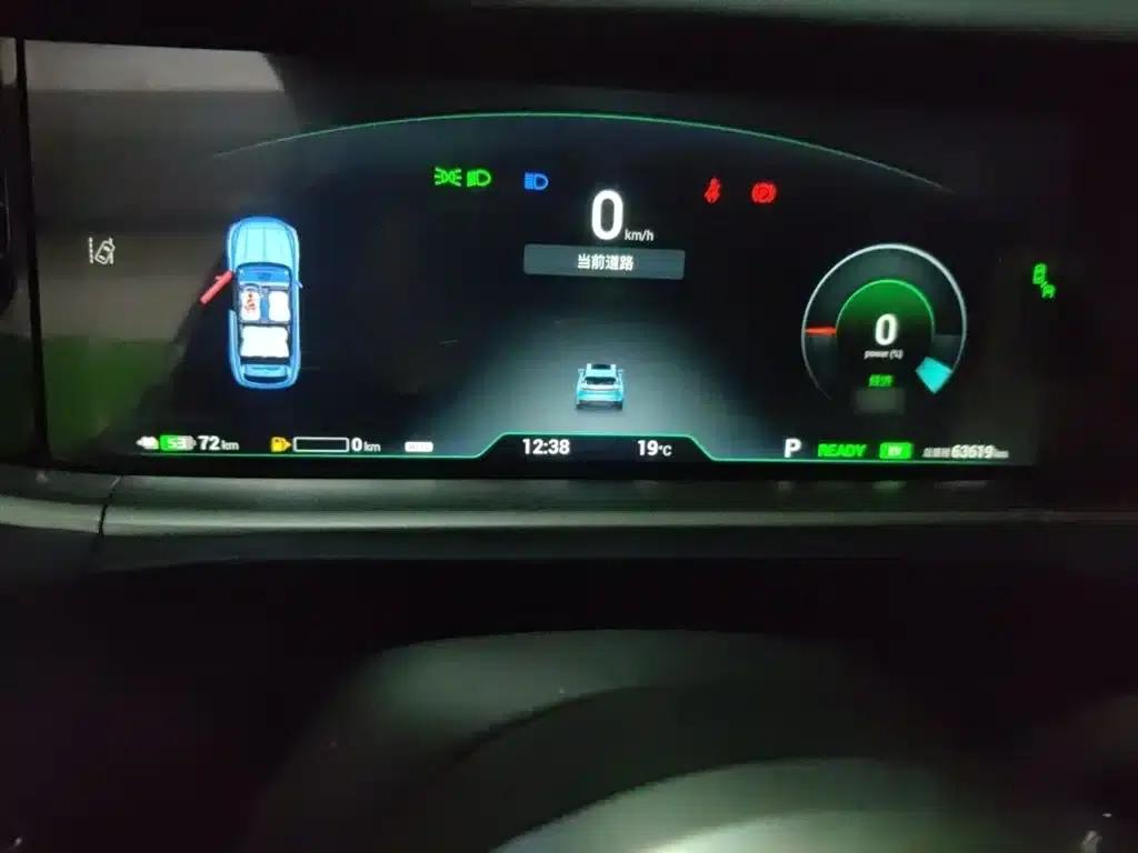 Voyah FREE 2021 AWD Standard Range Extender Exclusive Luxury Package — миниатюра 4