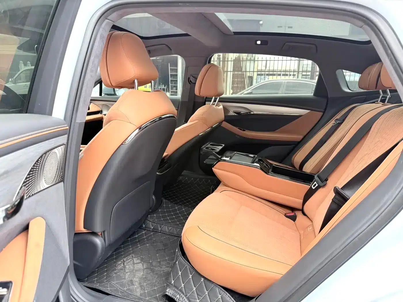 Voyah Chase 2023 AWD Standard Edition — миниатюра 8