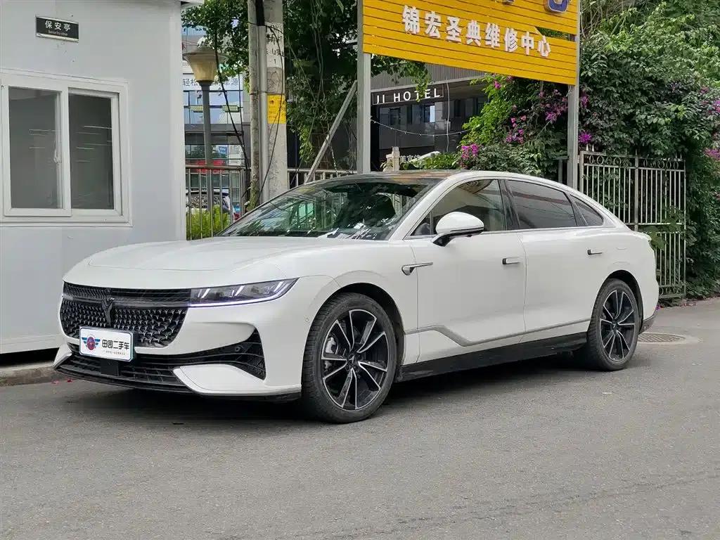 Voyah Chasing the Light 2024 PHEV AWD Long Range Flagship Edition — миниатюра 1