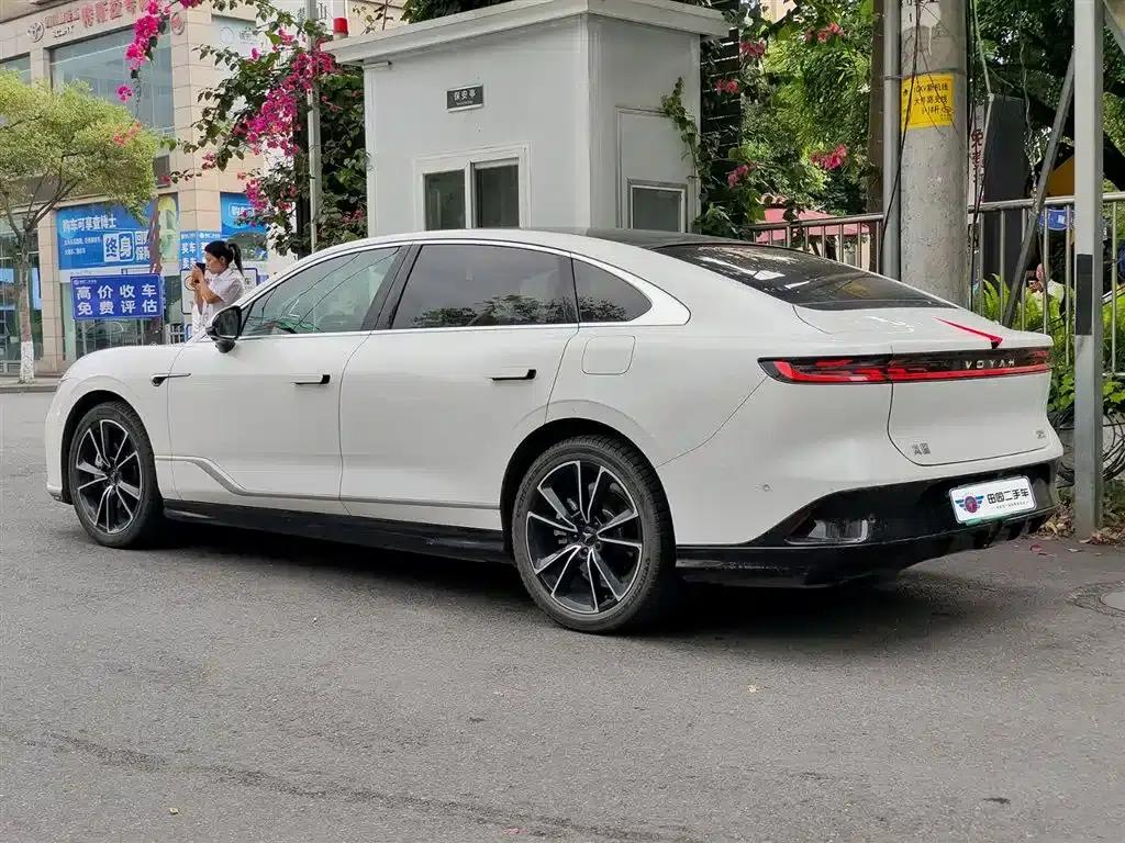 Voyah Chasing the Light 2024 PHEV AWD Long Range Flagship Edition — миниатюра 4