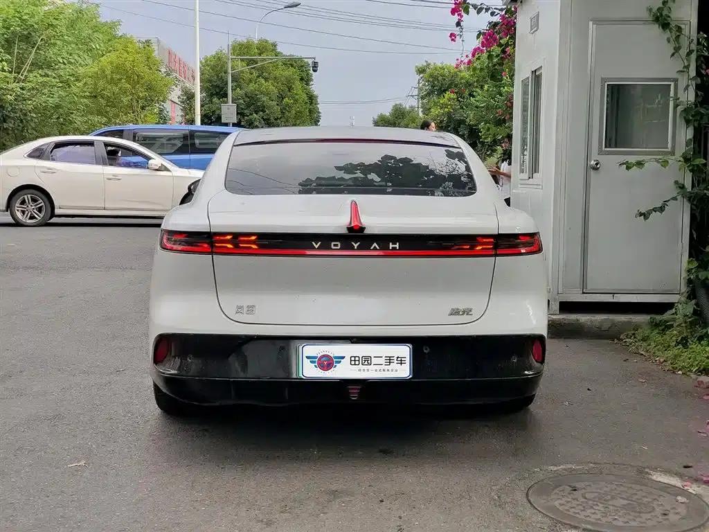Voyah Chasing the Light 2024 PHEV AWD Long Range Flagship Edition — миниатюра 5