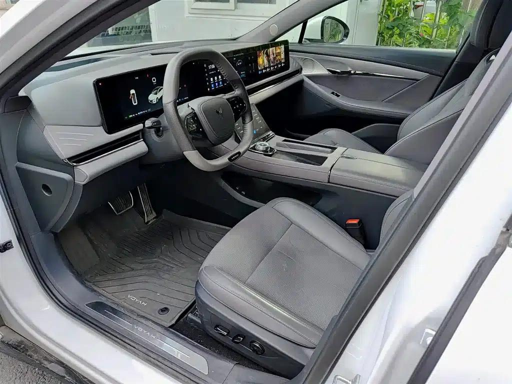 Voyah Chasing the Light 2024 PHEV AWD Long Range Flagship Edition — миниатюра 7