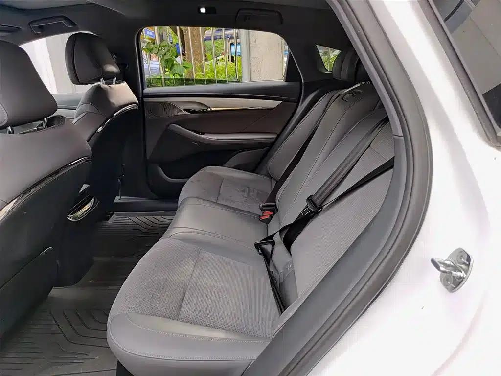 Voyah Chasing the Light 2024 PHEV AWD Long Range Flagship Edition — миниатюра 8