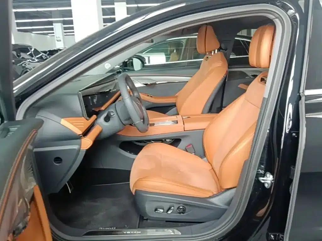 Voyah Chasing the Light 2024 PHEV AWD Long Range Flagship Edition — миниатюра 15