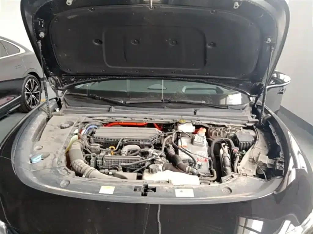 Voyah Chasing the Light 2024 PHEV AWD Long Range Flagship Edition — миниатюра 20