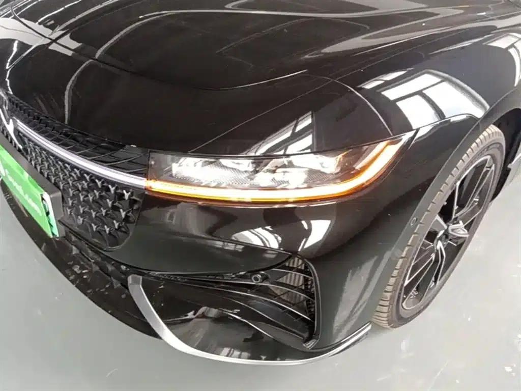 Voyah Chasing the Light 2024 PHEV AWD Long Range Flagship Edition — миниатюра 24