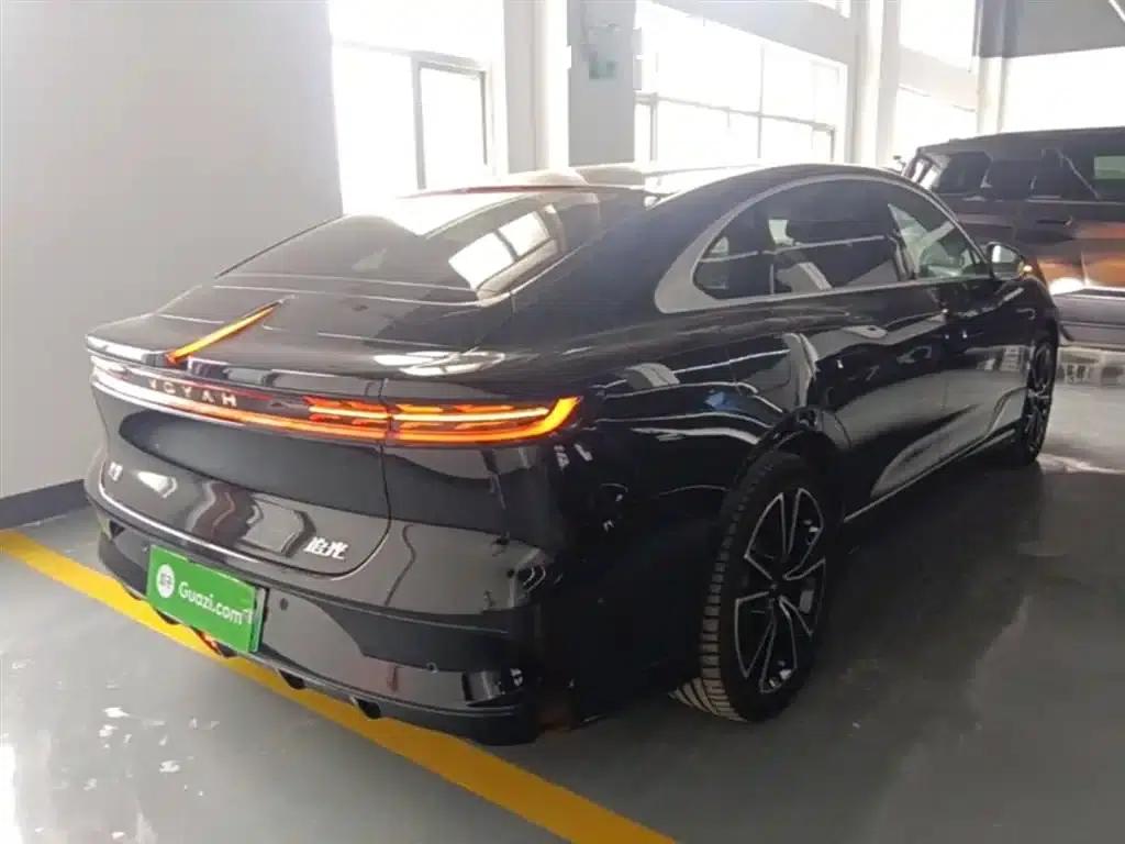 Voyah Chasing the Light 2024 PHEV AWD Long Range Flagship Edition — миниатюра 7