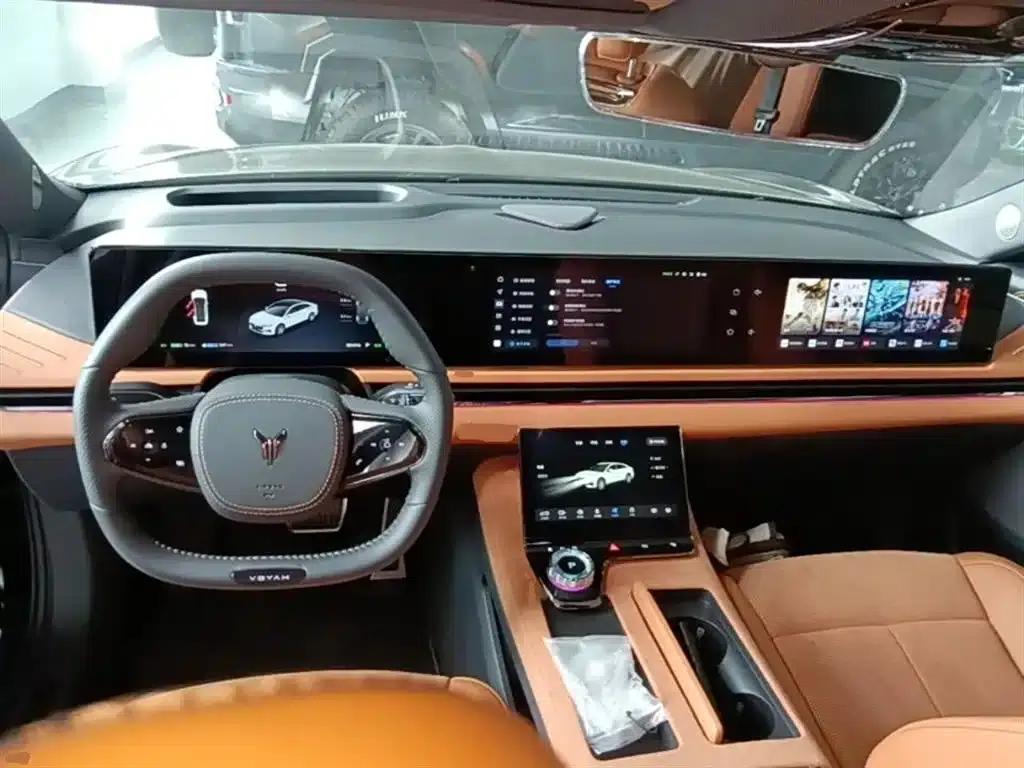 Voyah Chasing the Light 2024 PHEV AWD Long Range Flagship Edition — миниатюра 10