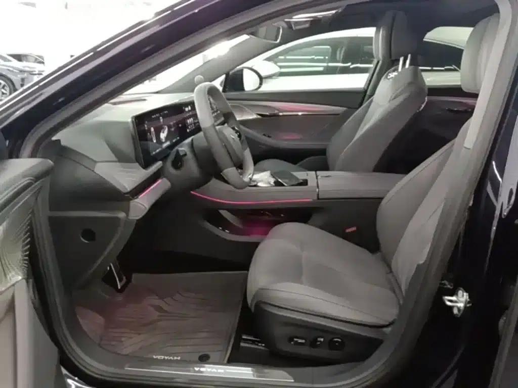 Voyah Chasing the Light 2024 PHEV AWD Long Range Flagship Edition — миниатюра 15
