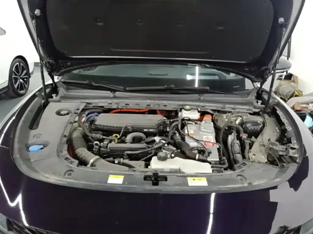 Voyah Chasing the Light 2024 PHEV AWD Long Range Flagship Edition — миниатюра 20