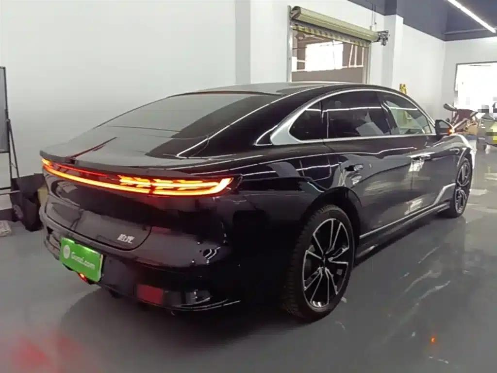 Voyah Chasing the Light 2024 PHEV AWD Long Range Flagship Edition — миниатюра 7
