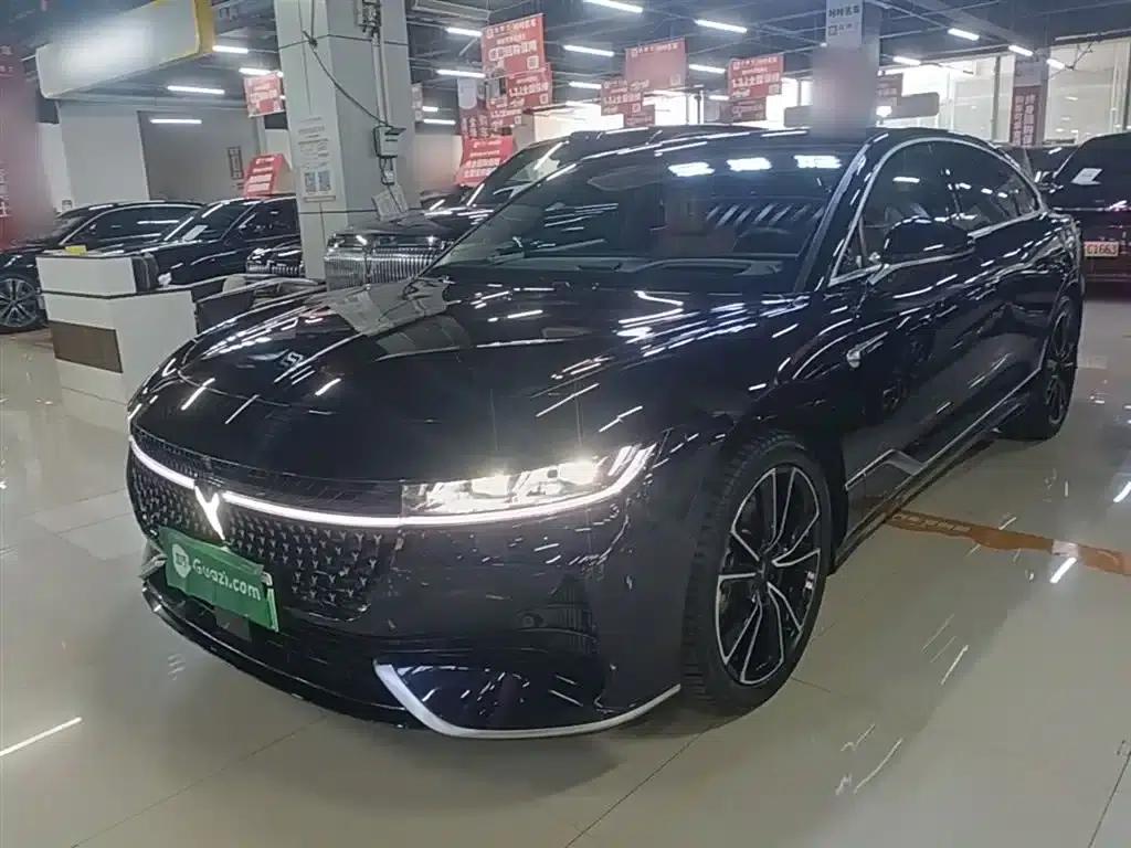 Voyah Chasing the Light 2024 PHEV AWD Long Range Flagship Edition — миниатюра 1
