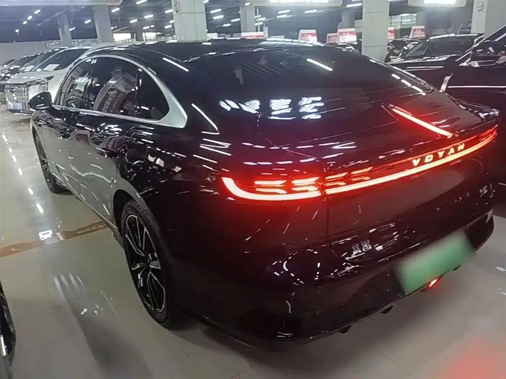 Voyah Chasing the Light 2024 PHEV AWD Long Range Flagship Edition — миниатюра 5