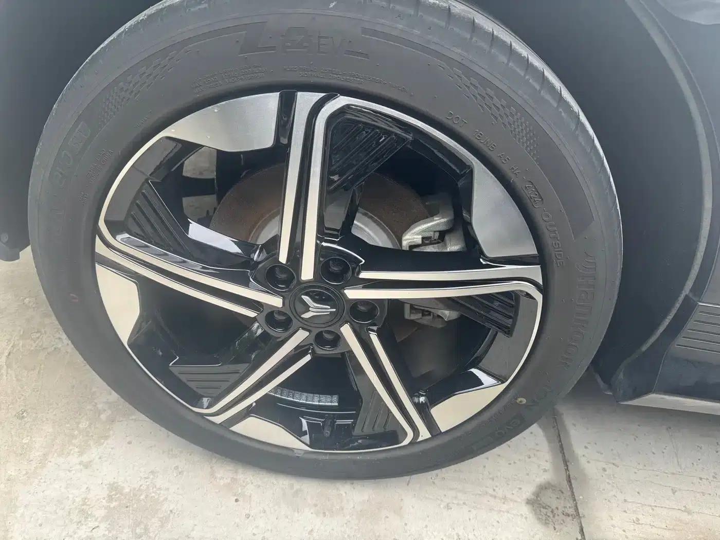 Voyah 2024 Long Range Supercharging Edition — миниатюра 9