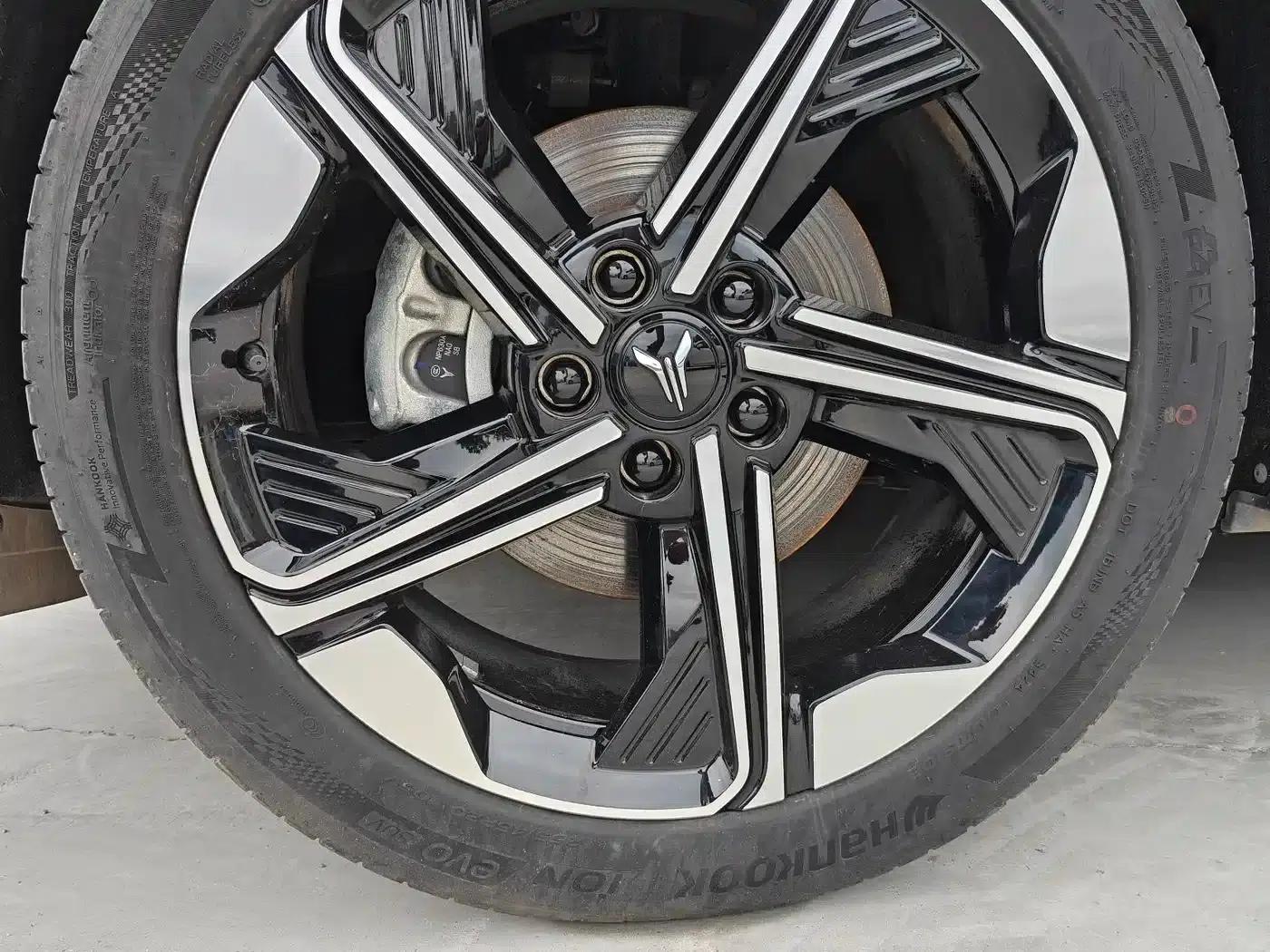 Voyah 2024 Long Range Supercharging Edition — миниатюра 5