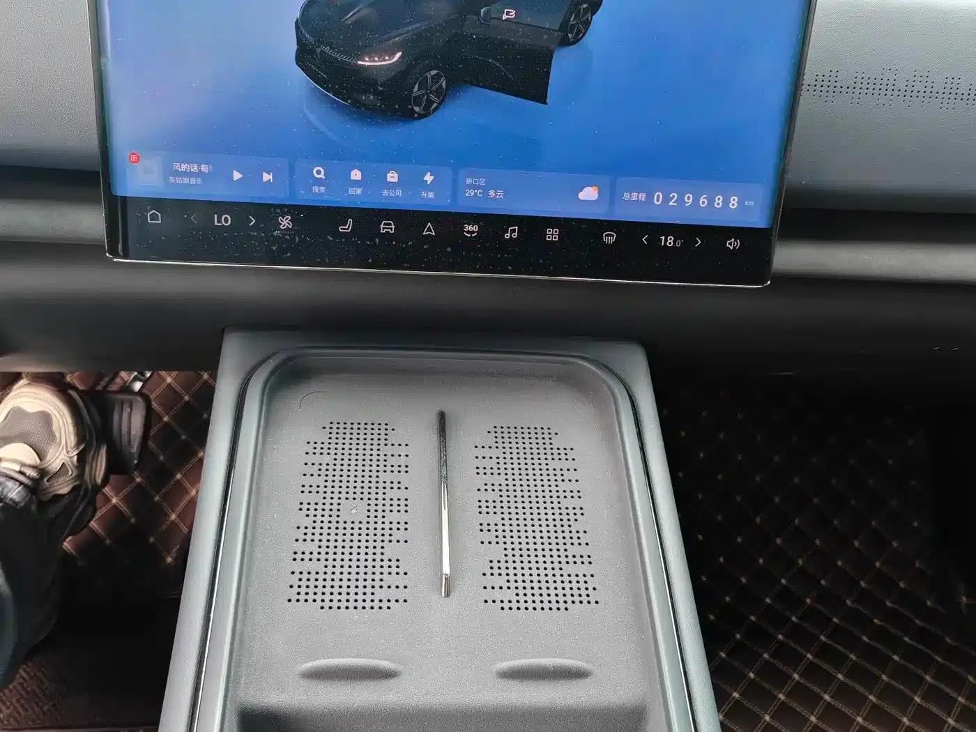 Voyah 2024 Long Range Supercharging Edition — миниатюра 8