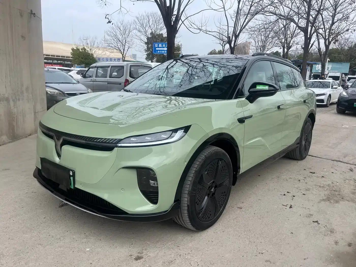 Voyah Smart Edition 2024 Model with Extended Range — миниатюра 1