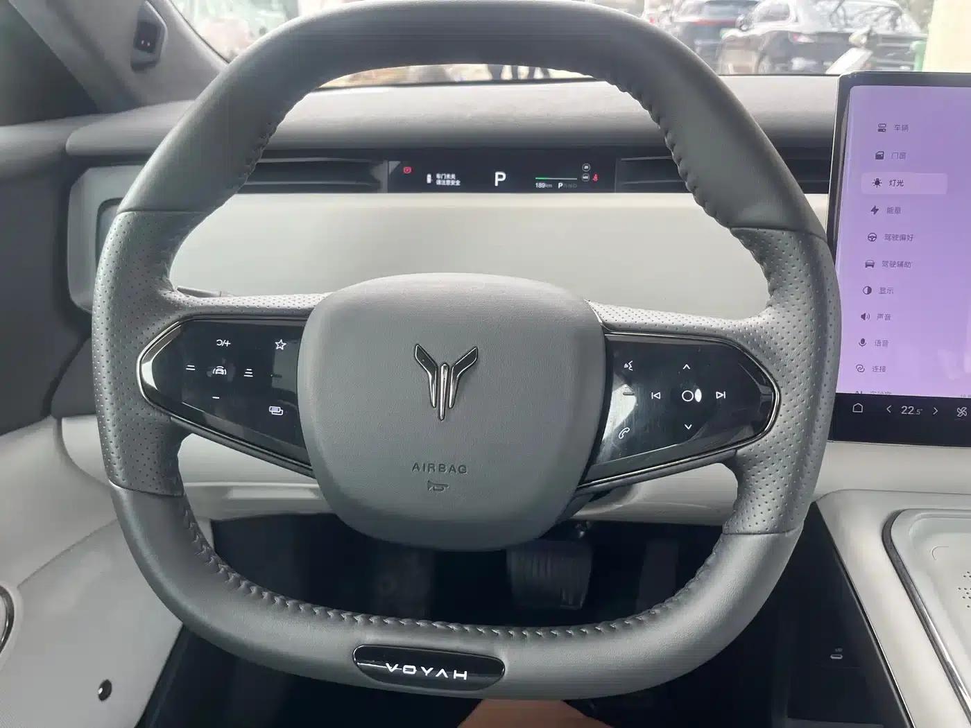 Voyah Smart Edition 2024 Model with Extended Range — миниатюра 11