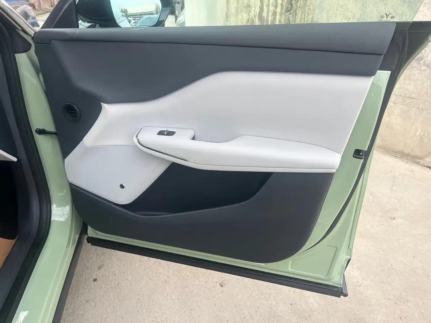 Voyah Smart Edition 2024 Model with Extended Range — миниатюра 5