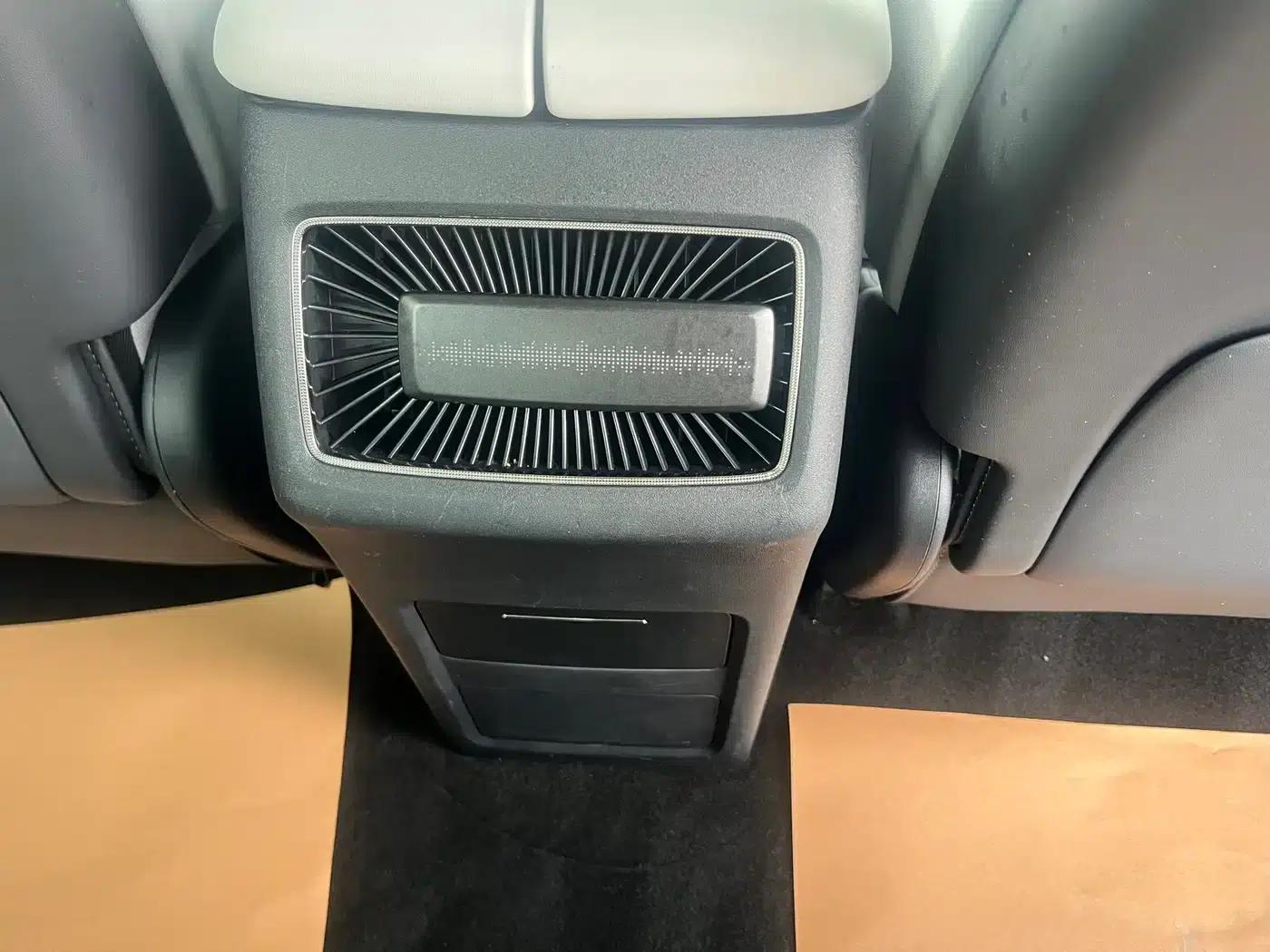 Voyah Smart Edition 2024 Model with Extended Range — миниатюра 8