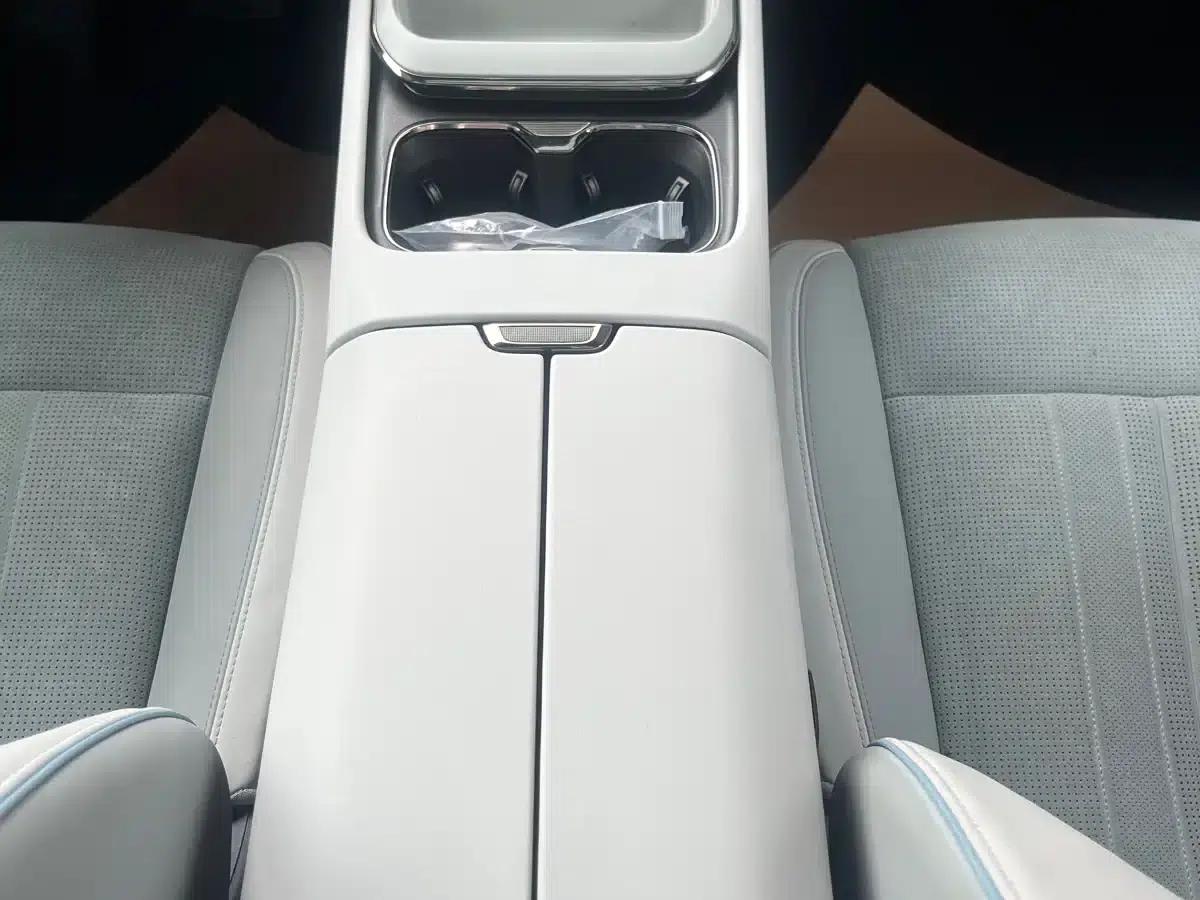 Voyah Smart Edition 2024 Model with Extended Range — миниатюра 9