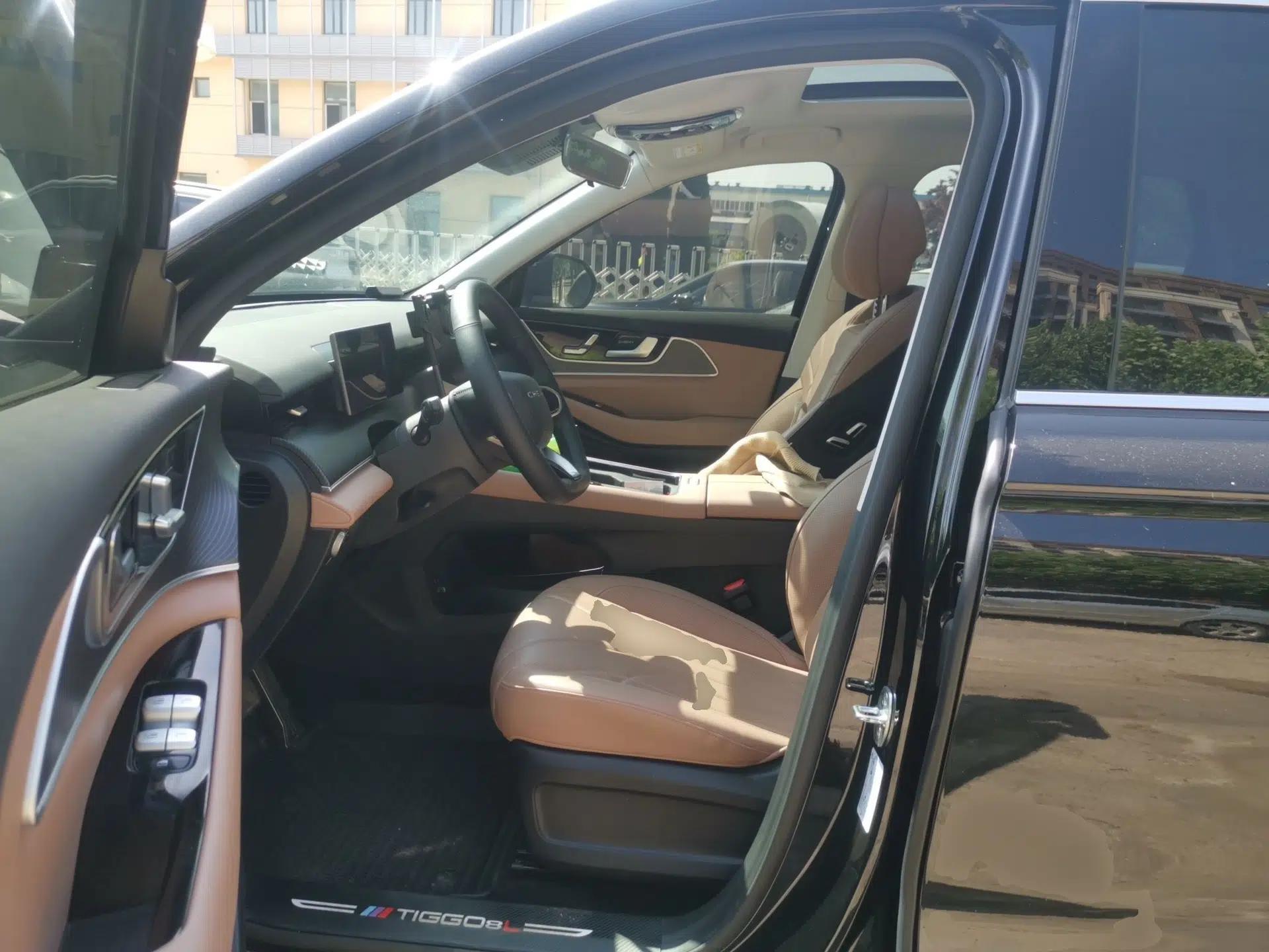 Chery Tiggo 8 L 2024 2.0T Two-Wheel Drive Luxury Edition 5 Seats — миниатюра 16