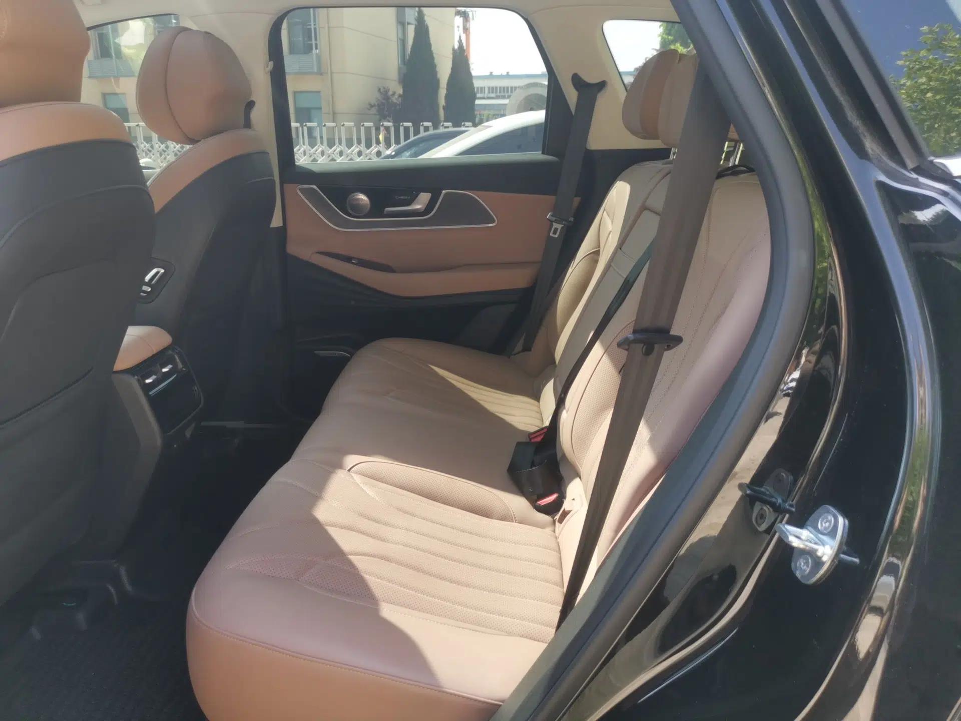 Chery Tiggo 8 L 2024 2.0T Two-Wheel Drive Luxury Edition 5 Seats — миниатюра 18