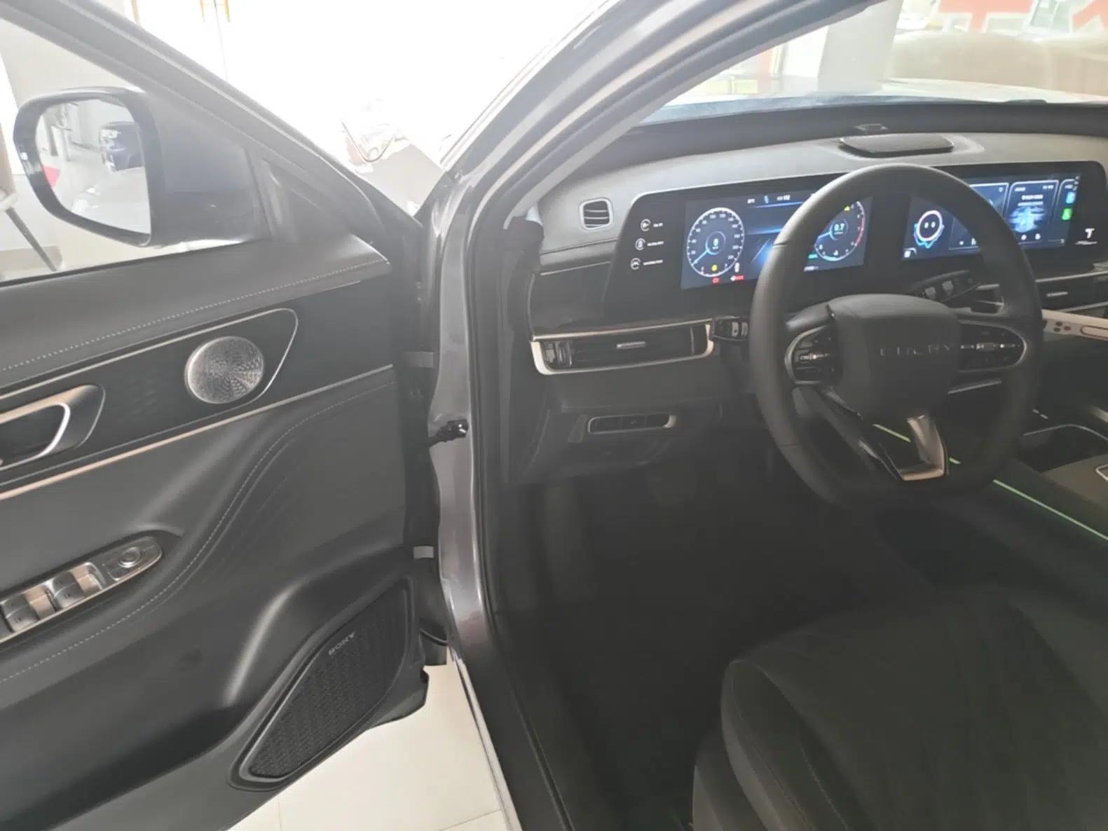 Chery Tiggo 7 PLUS 2023 1.6 TGDI DCT Prestige Edition — миниатюра 19