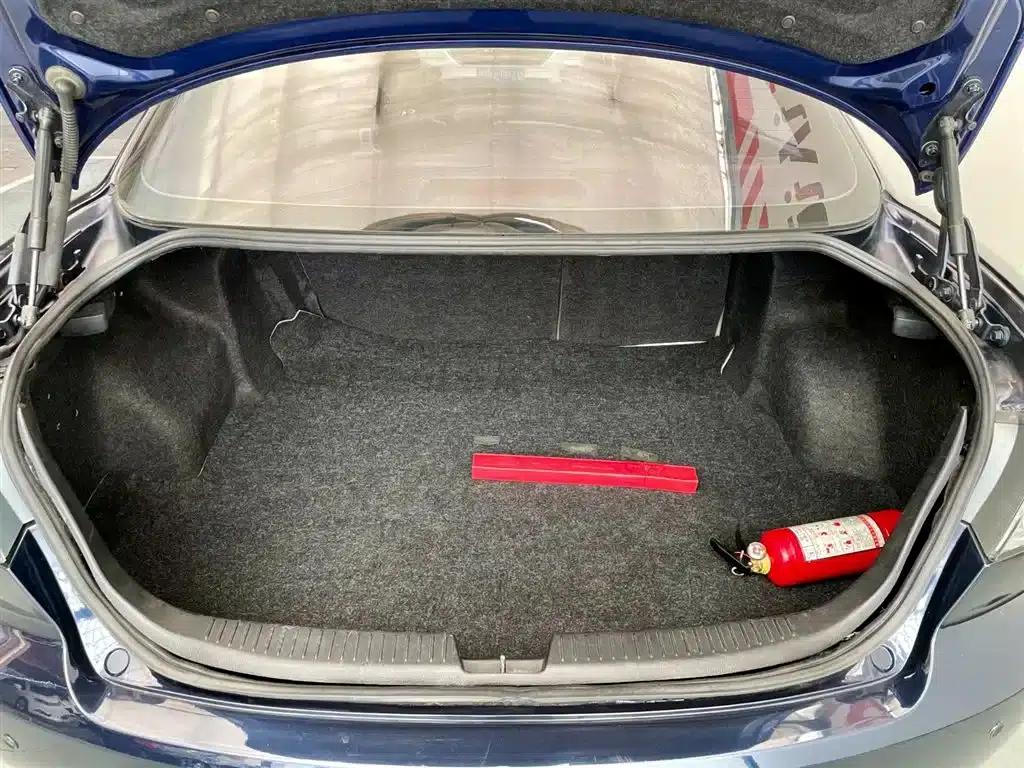 Mazda 6 2011 2.0L Automatic Luxury — миниатюра 15
