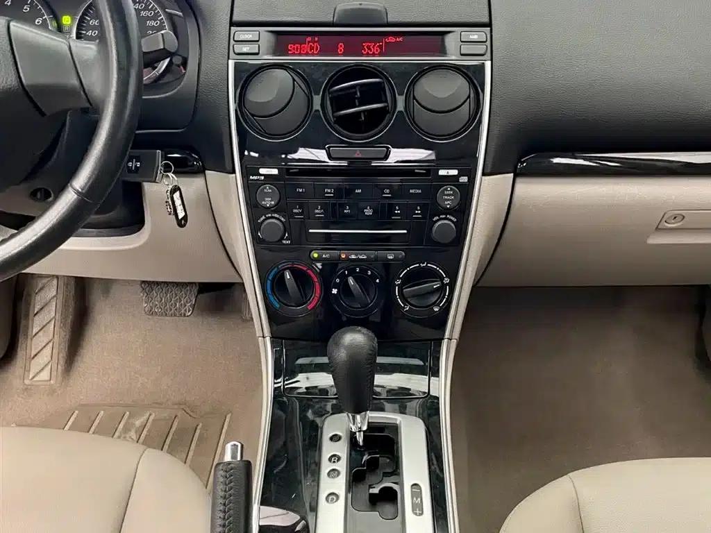 Mazda 6 2011 2.0L Automatic Luxury — миниатюра 9
