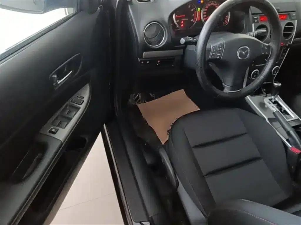 Mazda 6 2015 2.0L Automatic Fashion Edition — миниатюра 16