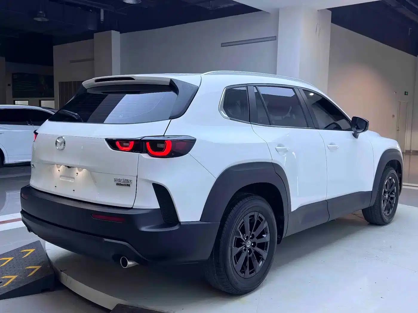 Mazda CX-50 2023 2.0L Comfort Edition — миниатюра 5